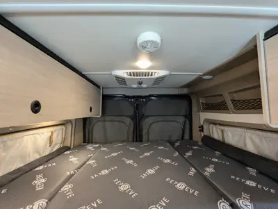 2027 Winnebago Solis Pocket photo 20