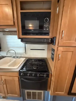 2017 WINNEBAGO MINNIE WINNIE photo 4