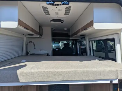 2027 Thor Motor Coach Rize photo 13