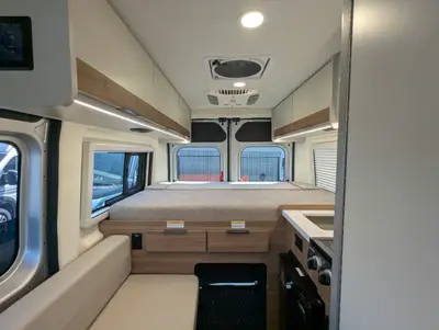 2027 Thor Motor Coach Rize photo 26