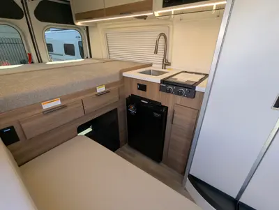 2027 Thor Motor Coach Rize photo 18