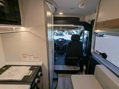 2027 Thor Motor Coach Rize photo 30