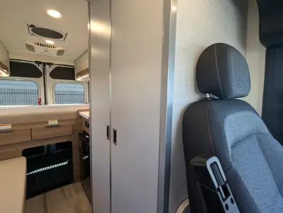 2027 Thor Motor Coach Rize photo 22