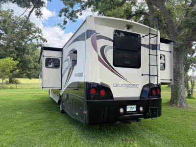 2017 FOREST RIVER GEORGETOWN 5 SERIES photo 5