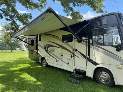 2017 FOREST RIVER GEORGETOWN 5 SERIES photo 2
