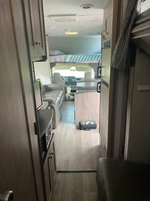 2017 FOREST RIVER SUNSEEKER photo 7