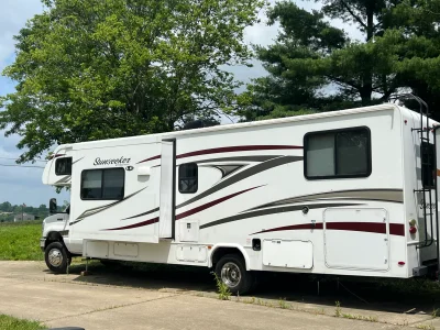 2017 FOREST RIVER SUNSEEKER photo 2