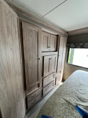 2017 FOREST RIVER SUNSEEKER photo 14