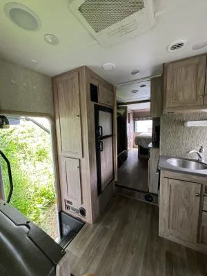 2017 FOREST RIVER SUNSEEKER photo 16