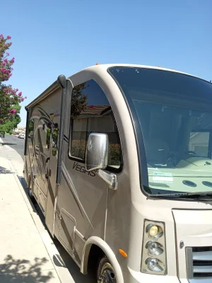2014 THOR MOTOR COACH VEGAS photo 13