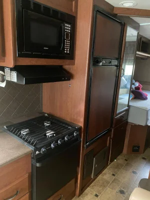 2014 THOR MOTOR COACH VEGAS photo 2
