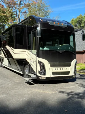 Used 2017 Newell Coach 2020P