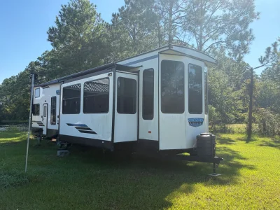Used 2024 Forest River Salem Villa 42FLDL