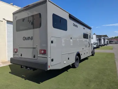 2027 Thor Motor Coach Omni photo 11