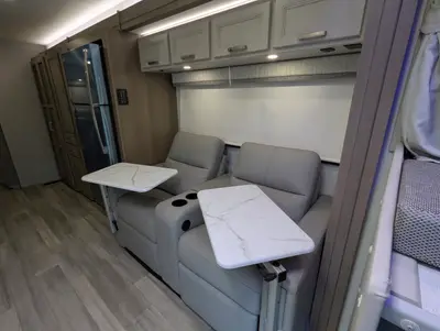 2027 Thor Motor Coach Omni photo 17