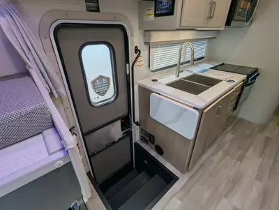 2027 Thor Motor Coach Omni photo 18