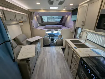 2027 Thor Motor Coach Omni photo 32
