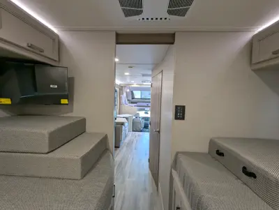 2027 Thor Motor Coach Omni photo 36