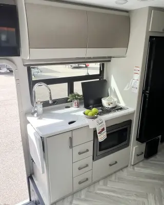2026 Thor Motor Coach Compass photo 41