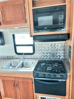 2018 WINNEBAGO MINNIE WINNIE photo 6