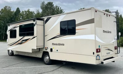 2018 WINNEBAGO MINNIE WINNIE photo 2