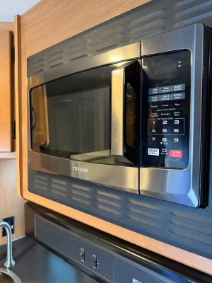 2018 THOR MOTOR COACH FOUR WINDS MAJESTIC photo 17