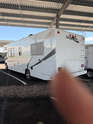 2018 THOR MOTOR COACH FOUR WINDS MAJESTIC photo 4