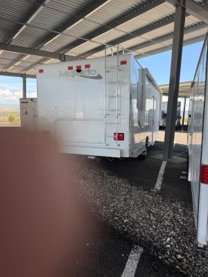 2018 THOR MOTOR COACH FOUR WINDS MAJESTIC photo 5