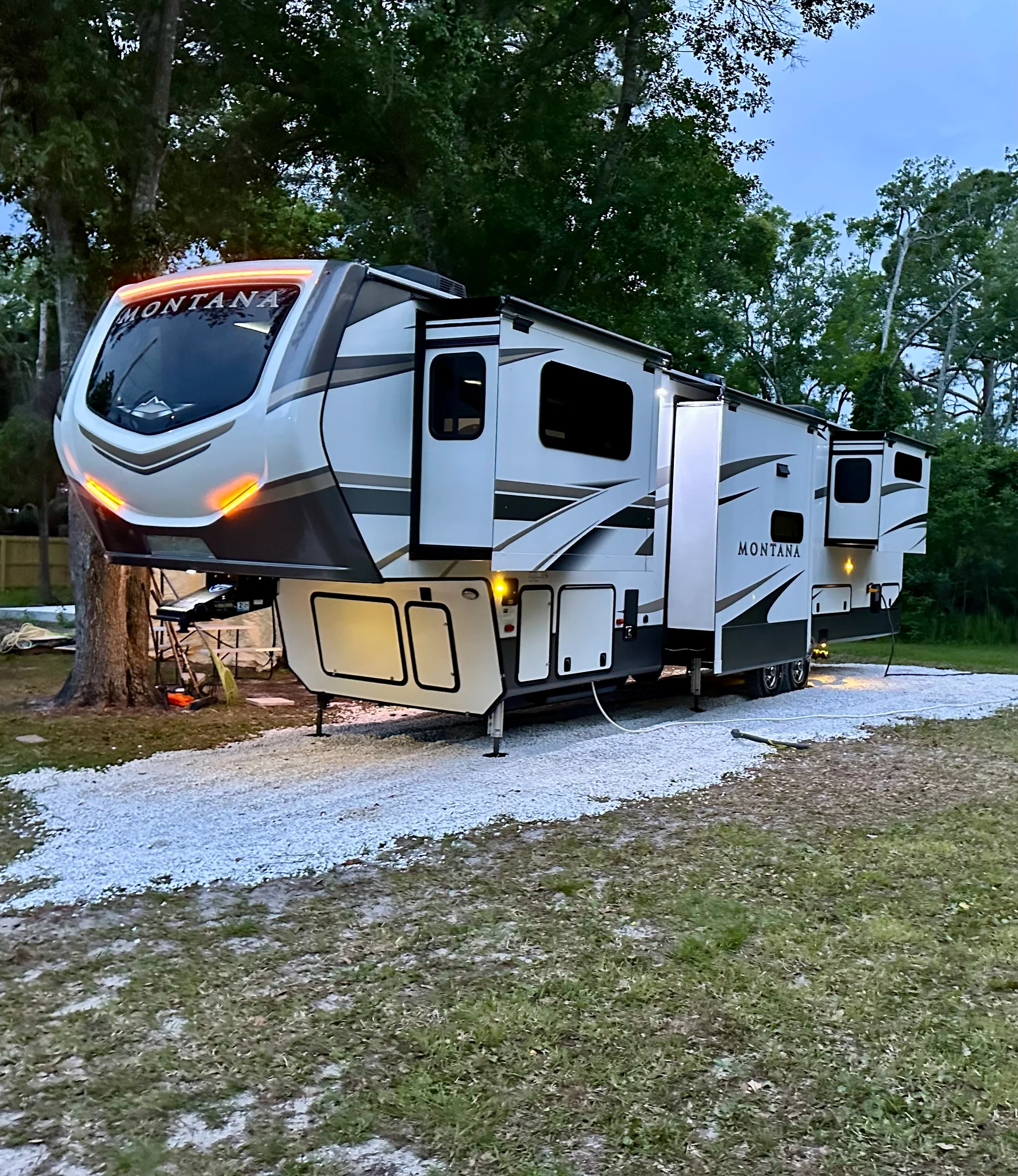 2020 KEYSTONE MONTANA exterior