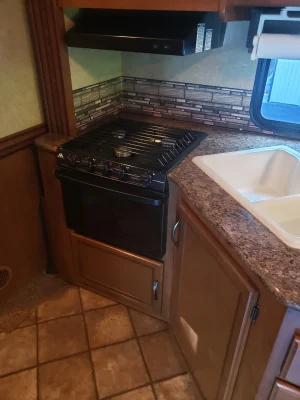2014 THOR MOTOR COACH CHATEAU photo 9