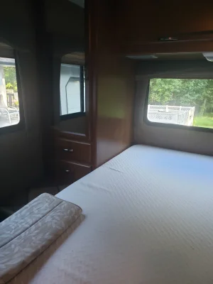 2014 THOR MOTOR COACH CHATEAU photo 5