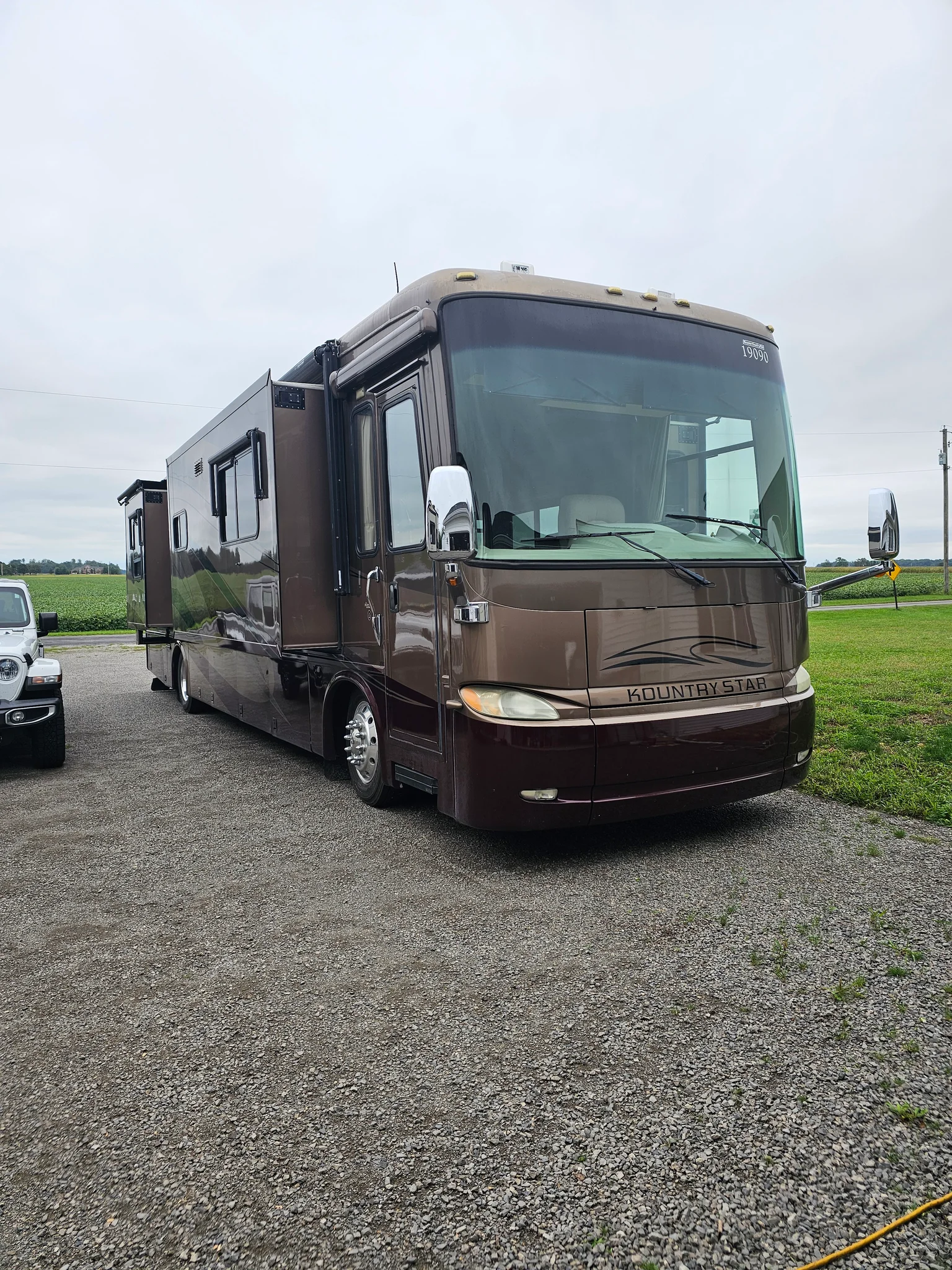 2007 NEWMAR KOUNTRY STAR exterior