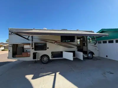 2017 WINNEBAGO VISTA photo 2