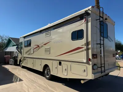 2017 WINNEBAGO VISTA photo 3