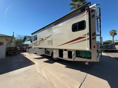 2017 WINNEBAGO VISTA photo 4