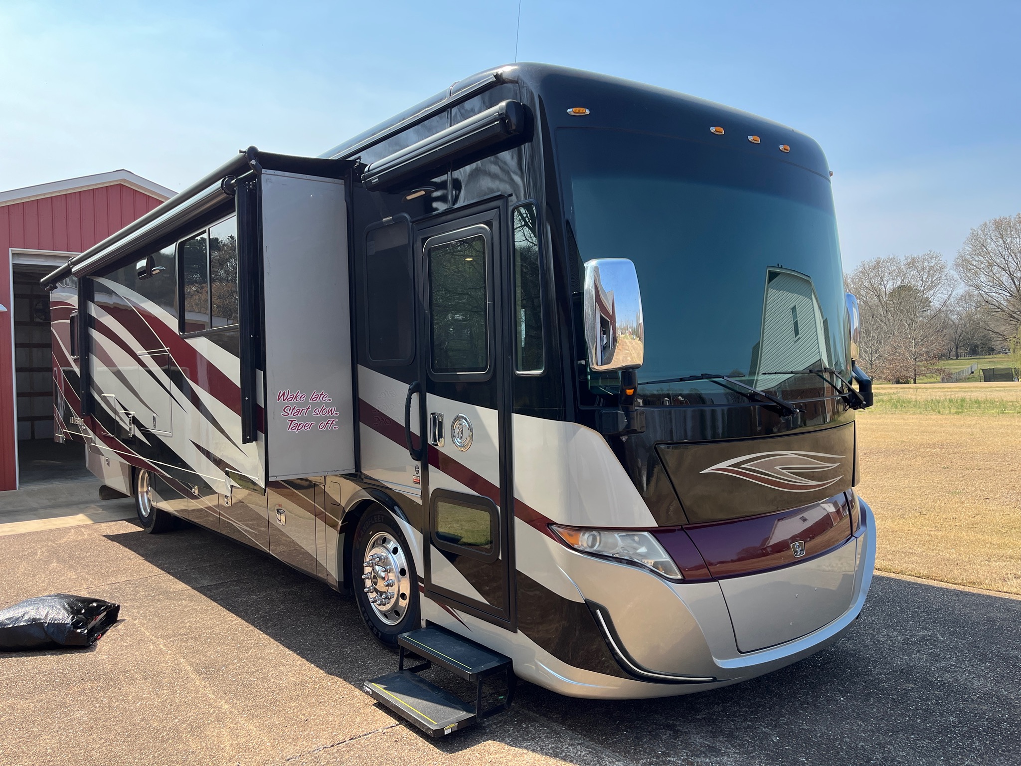 2018 TIFFIN MOTORHOMES ALLEGRO RED exterior