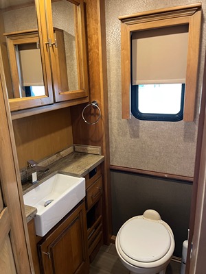 2018 TIFFIN MOTORHOMES ALLEGRO RED photo 15