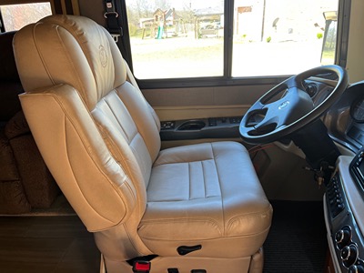 2018 TIFFIN MOTORHOMES ALLEGRO RED photo 18
