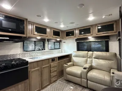 2019 Jayco Jay Feather photo 24
