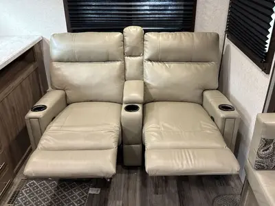 2019 Jayco Jay Feather photo 42