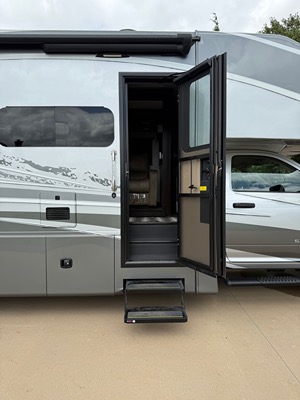 2021 DYNAMAX CORP ISATA 5 SERIES photo 3