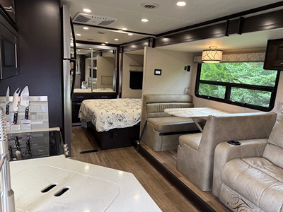 2021 DYNAMAX CORP ISATA 5 SERIES photo 8