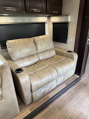 2021 DYNAMAX CORP ISATA 5 SERIES photo 5
