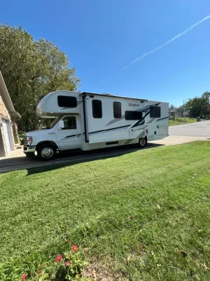 2025 THOR MOTOR COACH GENEVA photo 2