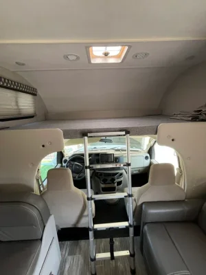 2025 THOR MOTOR COACH GENEVA photo 15