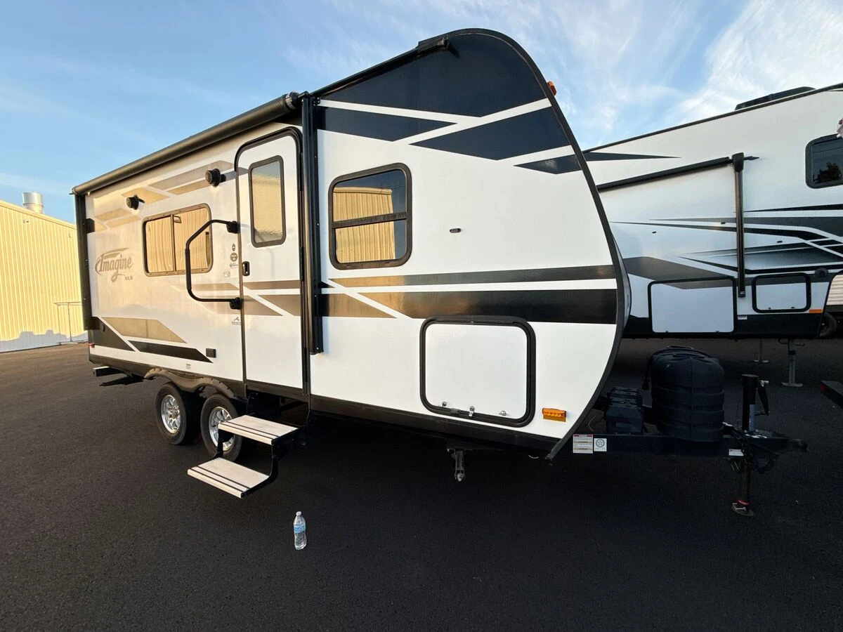 2018 Grand Design Imagine XLS exterior