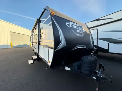 2018 Grand Design Imagine XLS photo 3