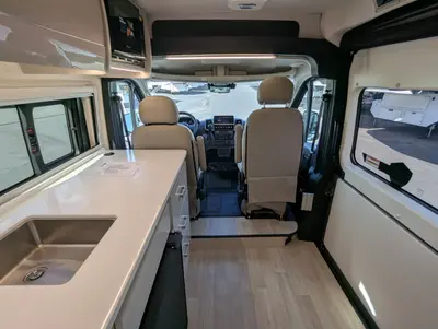 2027 Thor Motor Coach Tellaro photo 34