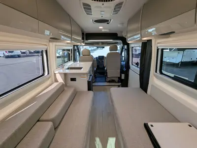 2027 Thor Motor Coach Tellaro photo 33