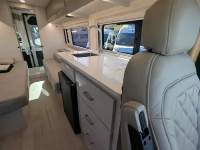 2027 Thor Motor Coach Tellaro photo 21